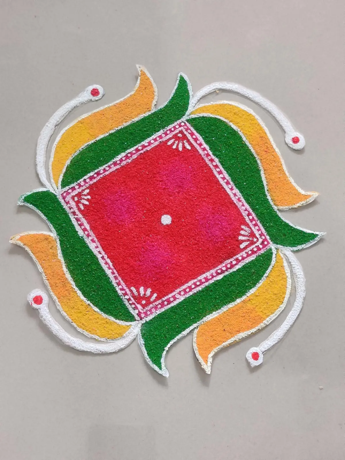 Kite Diamond Swirl