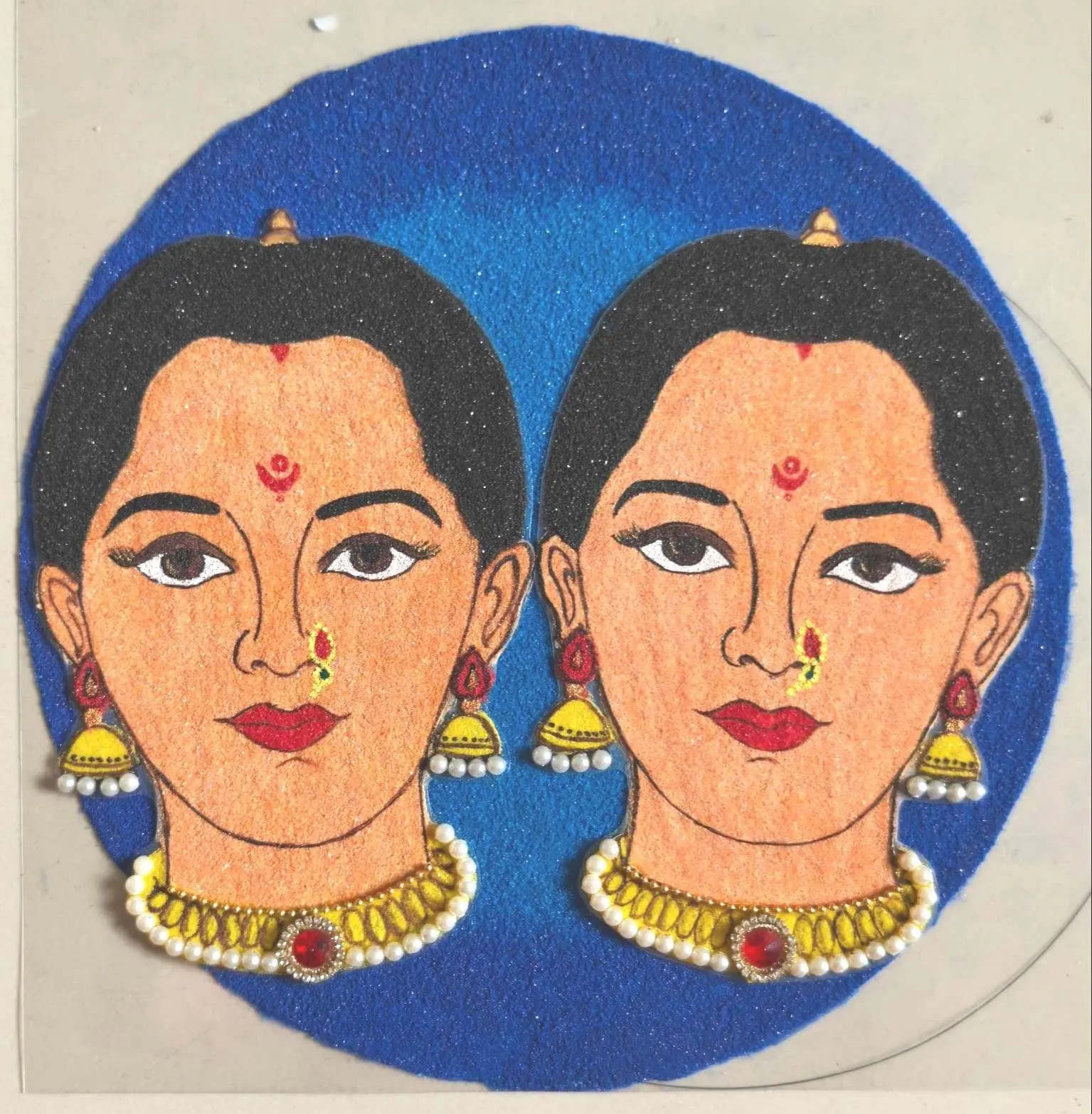 Twin Lady Face Circle